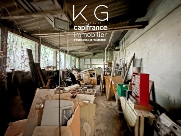 Gonneville-sur-Honfleur, maison de famille 230m2 à rénover sur terrain de 3 700 m², grandes dépendances, à 10 min d’Honfleur et 20 min de Deauville