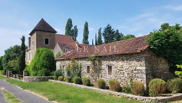 Ravissant manoir des 15e et 18e siècles dans la campagne Sarladaise (Dordogne)