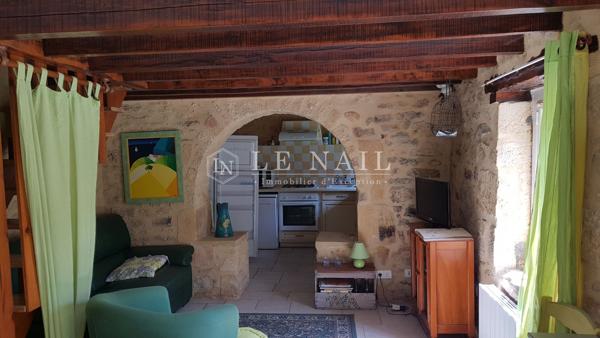 Ravissant manoir des 15e et 18e siècles dans la campagne Sarladaise (Dordogne)