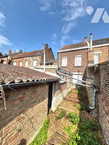  Uniquement chez votre notaire ! 

Maison de ville des années 30 à rénover - Fort potentiel -...