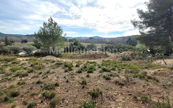 libre constructeur, 850m² orienté sud à VENTABREN