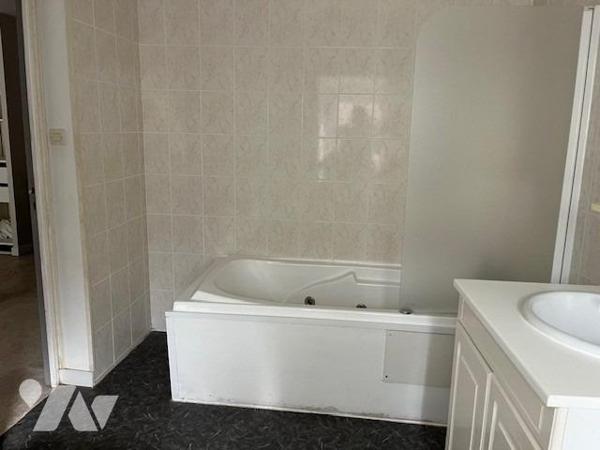 ANCIENNE AUBERGE - CERILLY 03350