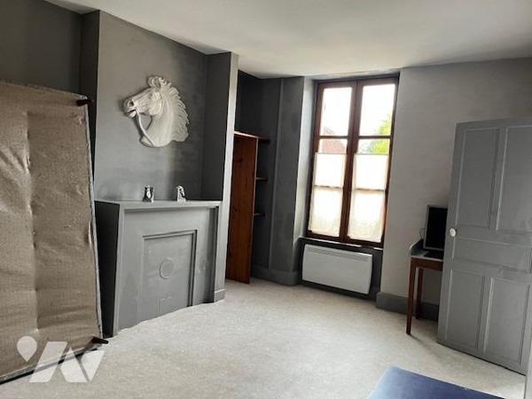 ANCIENNE AUBERGE - CERILLY 03350