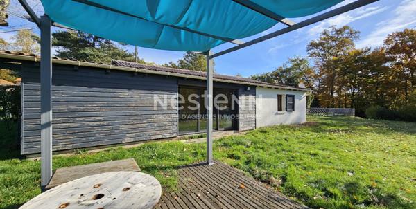 A vendre à 25 minutes d'Aurillac, à proximité du Lac de Saint Etienne Cantalès, sur terrain de 2000 m², maison de type 3 d'une surface de 70 m²