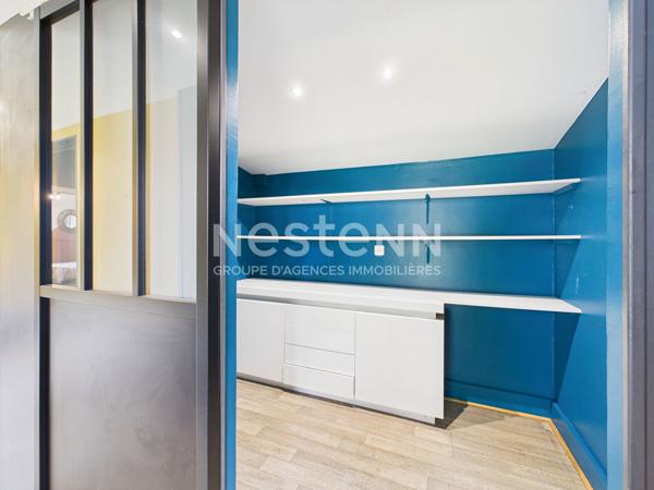 A vendre à 25 minutes d'Aurillac, à proximité du Lac de Saint Etienne Cantalès, sur terrain de 2000 m², maison de type 3 d'une surface de 70 m²