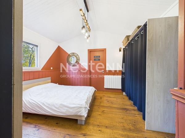 A vendre à 25 minutes d'Aurillac, à proximité du Lac de Saint Etienne Cantalès, sur terrain de 2000 m², maison de type 3 d'une surface de 70 m²