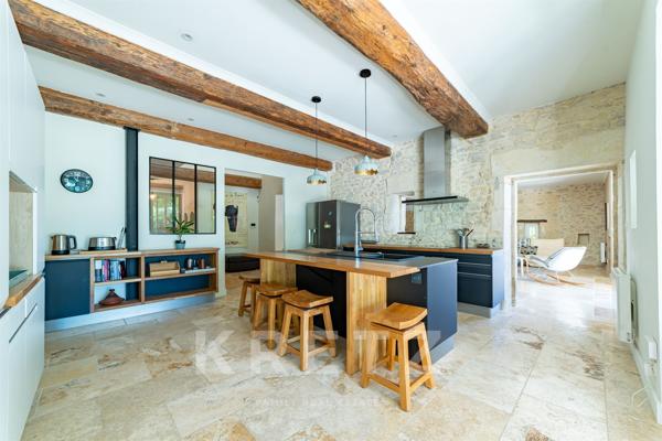 Ancienne grange rénovée avec piscine et son terrain en plein coeur de campagne Nîmoise