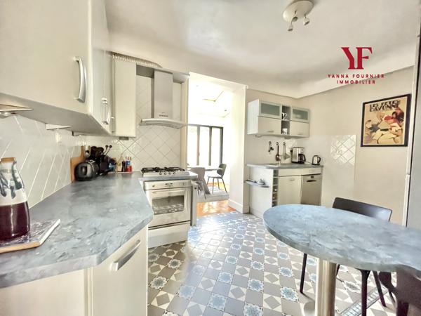 Viroflay (78220) Viroflay Rive Droite, Maison de caractère avec jardin, 2 terrasses, 4 chambres, 153 m2, 2 parkings privés