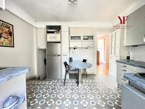 Viroflay (78220) Viroflay Rive Droite, Maison de caractère avec jardin, 2 terrasses, 4 chambres, 153 m2, 2 parkings privés