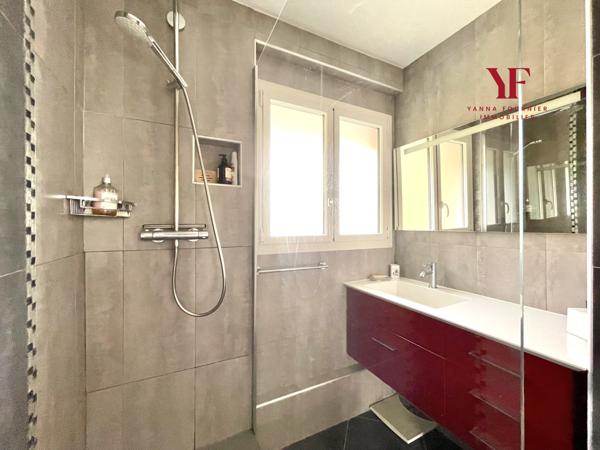 Viroflay (78220) Viroflay Rive Droite, Maison de caractère avec jardin, 2 terrasses, 4 chambres, 153 m2, 2 parkings privés