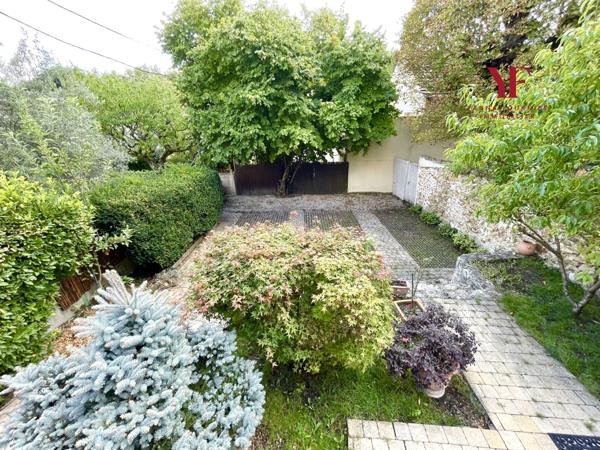 Viroflay (78220) Viroflay Rive Droite, Maison de caractère avec jardin, 2 terrasses, 4 chambres, 153 m2, 2 parkings privés