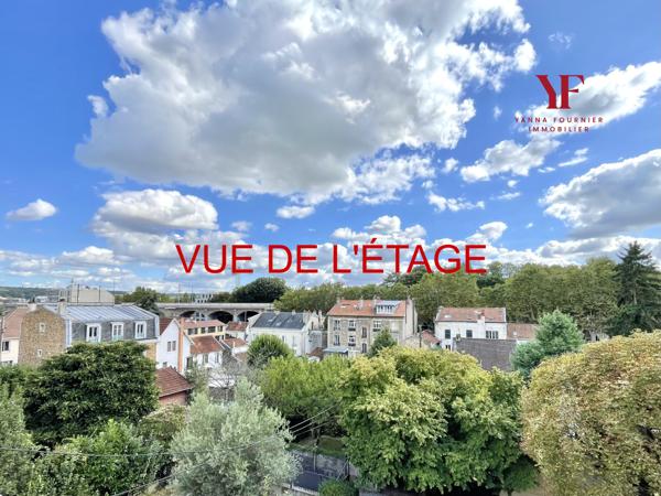 Viroflay (78220) Viroflay Rive Droite, Maison de caractère avec jardin, 2 terrasses, 4 chambres, 153 m2, 2 parkings privés