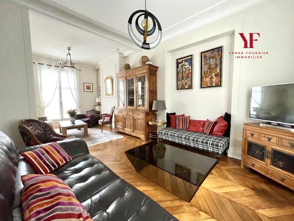 Viroflay (78220) Viroflay Rive Droite, Maison de caractère avec jardin, 2 terrasses, 4 chambres, 153 m2, 2 parkings privés