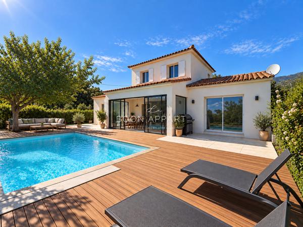 Villa 5 pièce(s) 5 chambre(s) 170 m²