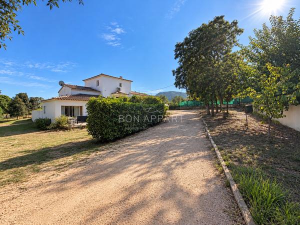 Villa 5 pièce(s) 5 chambre(s) 170 m²