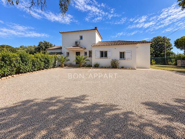 Villa 5 pièce(s) 5 chambre(s) 170 m²