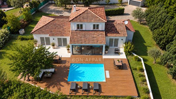 Villa 5 pièce(s) 5 chambre(s) 170 m²