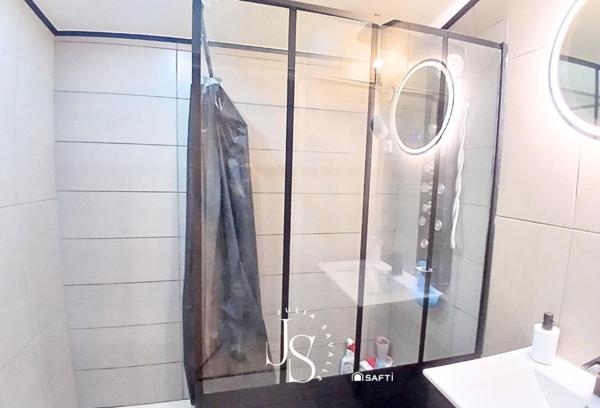 Idéal investisseur : maison 3 chambres, extérieur sans vis à vis, louée et parfaitement placée au centre de Bolbec