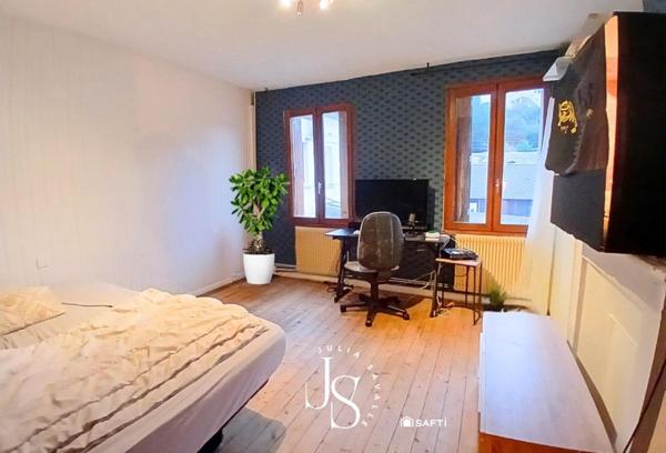 Idéal investisseur : maison 3 chambres, extérieur sans vis à vis, louée et parfaitement placée au centre de Bolbec