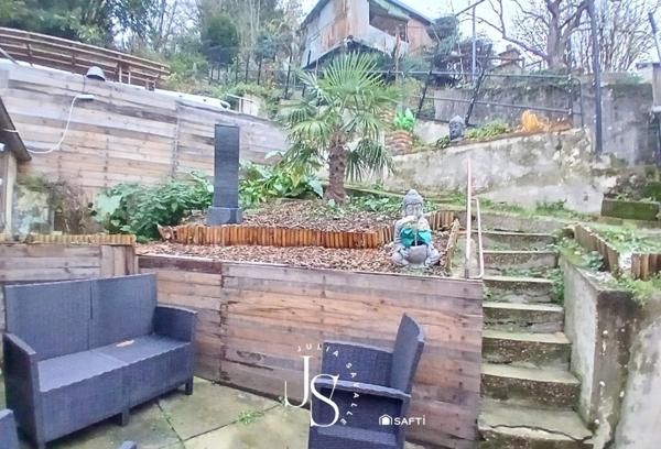 Idéal investisseur : maison 3 chambres, extérieur sans vis à vis, louée et parfaitement placée au centre de Bolbec