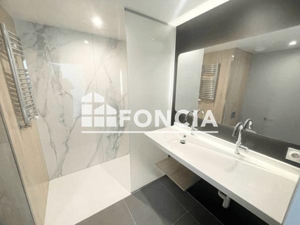 Location Appartement 3 pièces 68.9 m² - 9 RUE SERGENT RENE-MARIE RIVIERE Saint Etinne 42000