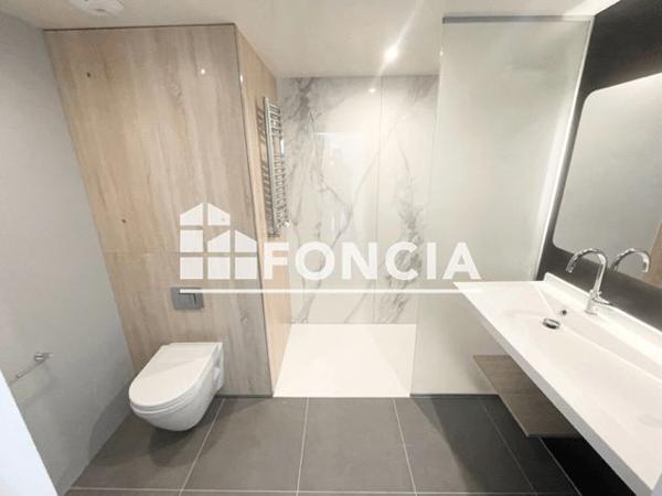 Location Appartement 3 pièces 68.9 m² - 9 RUE SERGENT RENE-MARIE RIVIERE Saint Etinne 42000