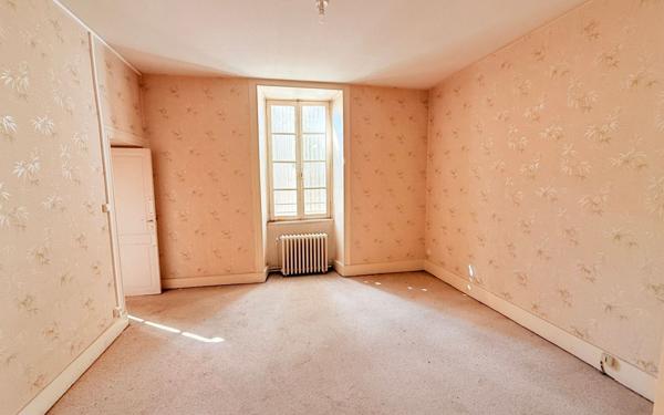 Maison à vendre    5 pièces •  Surgères