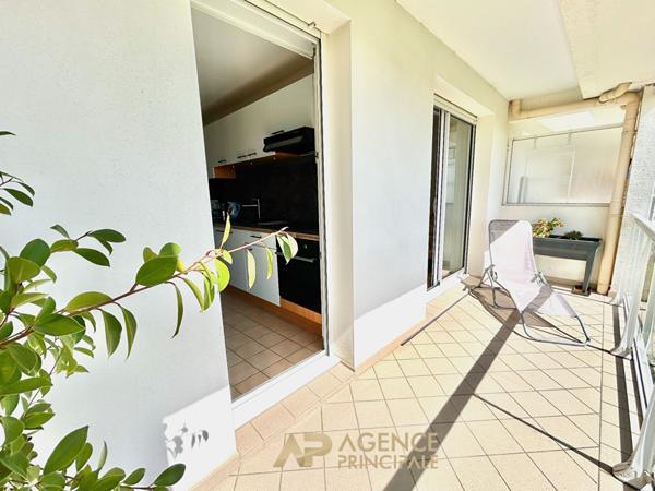 Appartement 64 m² La Rochelle -Terrasse 22 m² - Ascenseur - Parking - DPE B €399 000 ** - Référence MR712ED