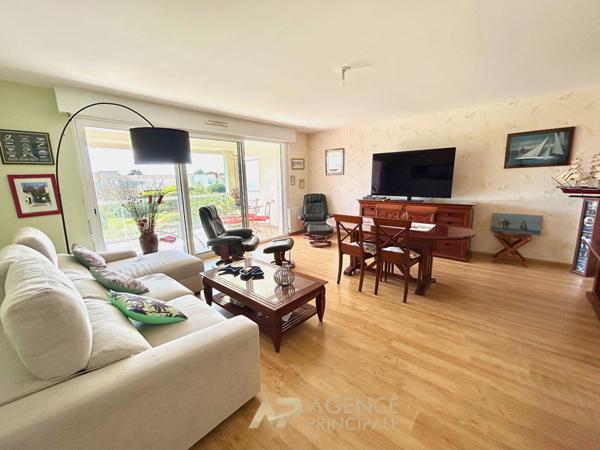 Appartement 64 m² La Rochelle -Terrasse 22 m² - Ascenseur - Parking - DPE B €399 000 ** - Référence MR712ED