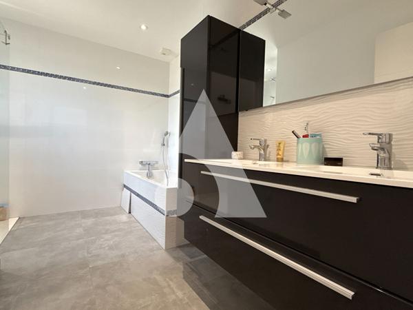 Maison 7 pièces 181 m2
