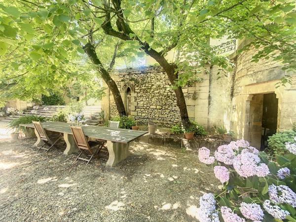 Vente Château Uzès 25 Pièces 1000 m²
