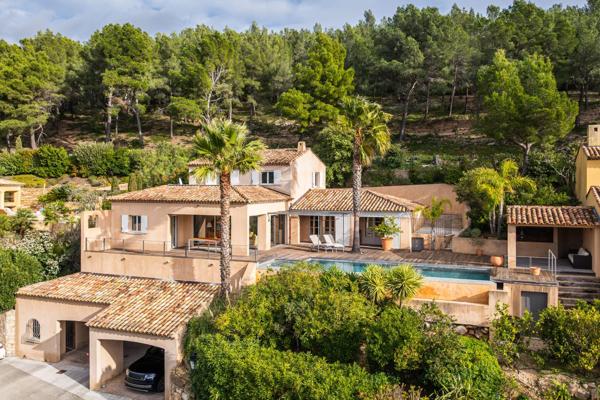 Vente Maison de luxe Saint-Cyr-sur-Mer 8 Pièces 227 m²