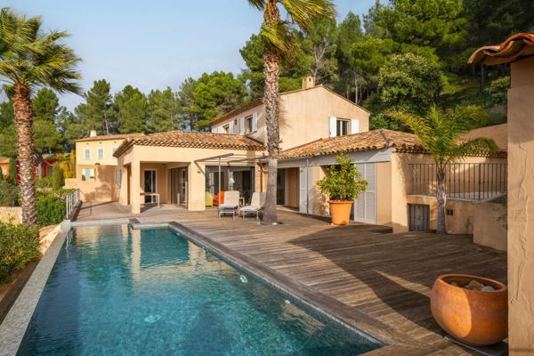 Vente Maison de luxe Saint-Cyr-sur-Mer 8 Pièces 227 m²