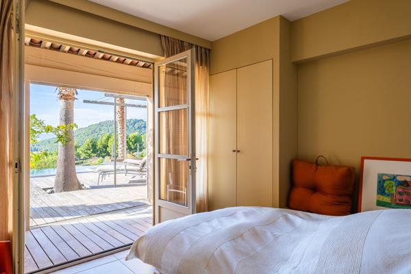 Vente Maison de luxe Saint-Cyr-sur-Mer 8 Pièces 227 m²