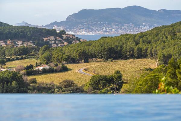 Vente Maison de luxe Saint-Cyr-sur-Mer 8 Pièces 227 m²