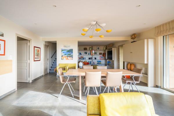 Vente Maison de luxe Saint-Cyr-sur-Mer 8 Pièces 227 m²