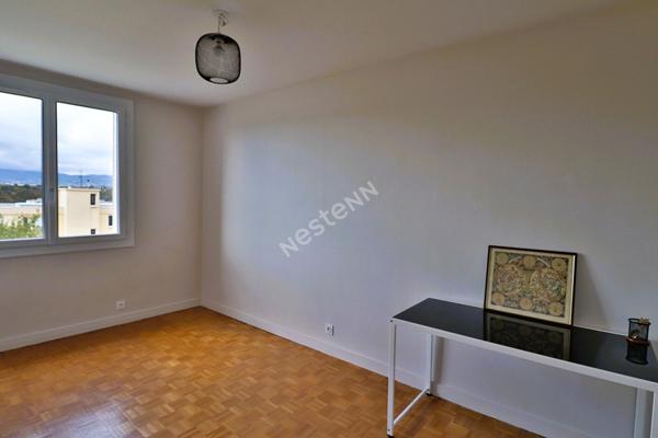 Appartement 4 pièces - Francheville Le Bas - proche commodités - DERNIER ETAGE