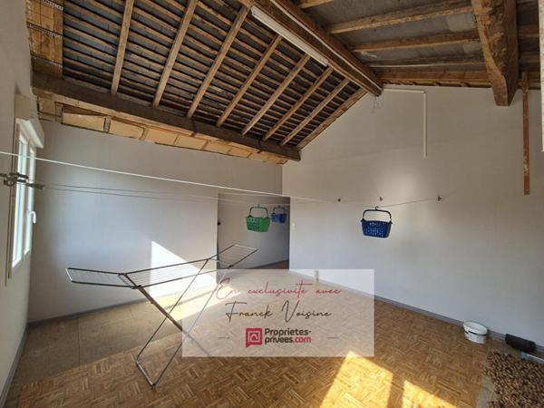 A VENDRE en Exclusivité à Saint Paul en Pareds, maison de 127 m2 avec 3 chambres et plusieurs dépendances sur plusieurs parcelles totalisant  1960 m2 env