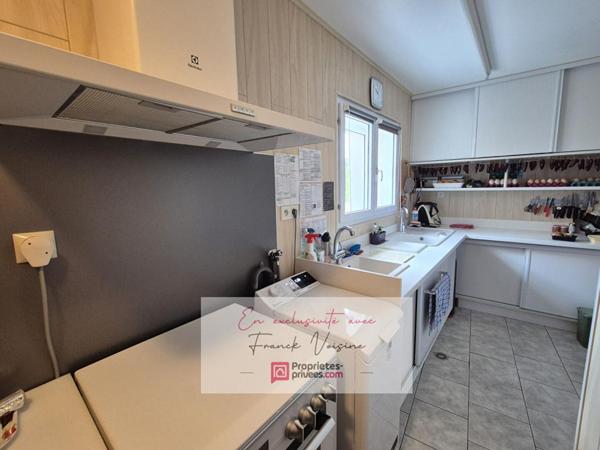 A VENDRE en Exclusivité à Saint Paul en Pareds, maison de 127 m2 avec 3 chambres et plusieurs dépendances sur plusieurs parcelles totalisant  1960 m2 env