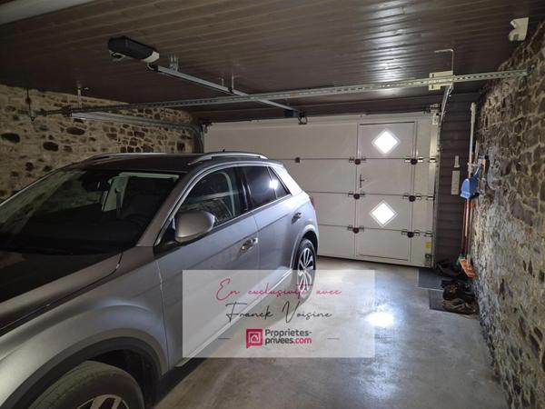 A VENDRE en Exclusivité à Saint Paul en Pareds, maison de 127 m2 avec 3 chambres et plusieurs dépendances sur plusieurs parcelles totalisant  1960 m2 env