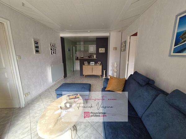 A VENDRE en Exclusivité à Saint Paul en Pareds, maison de 127 m2 avec 3 chambres et plusieurs dépendances sur plusieurs parcelles totalisant  1960 m2 env