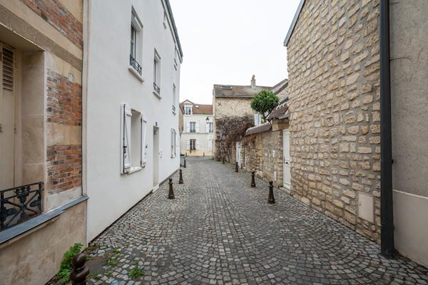 Maison quartier historique 6 pièce(s) 129 m2 840 000 € **  - Référence  4596