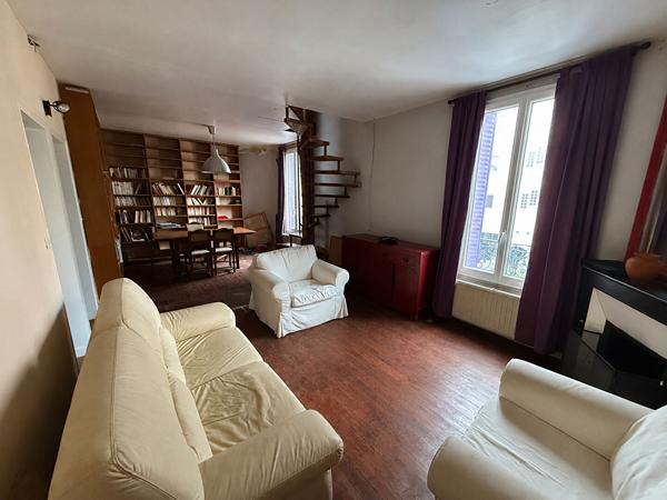 Maison ou ensemble immobilier avec 4 appartements surface au sol 196m²- Parcelle de 401 m²