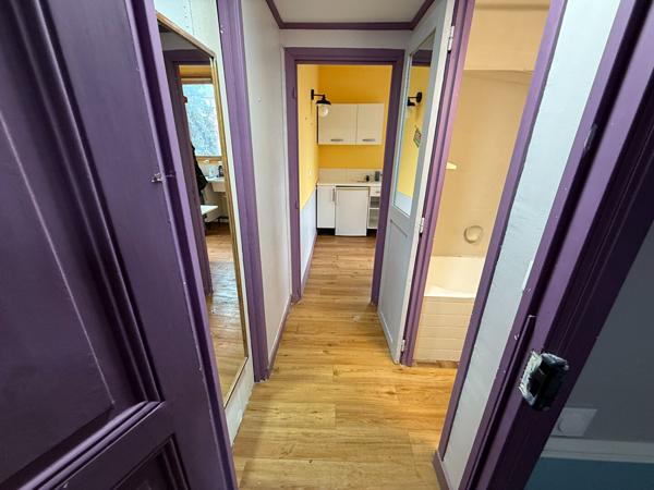 Maison ou ensemble immobilier avec 4 appartements surface au sol 196m²- Parcelle de 401 m²