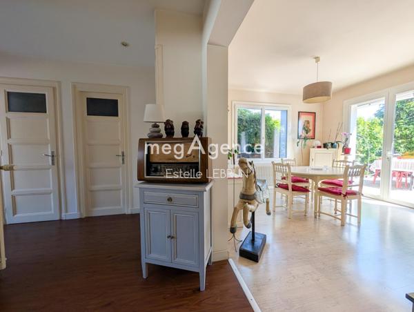 Maison à Annecy, 74960 - 8 pièces 146m²