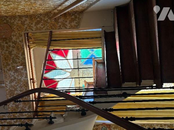 Maison de Maître  avec vaste parc arboré et dépendances.
BIEN RARE!