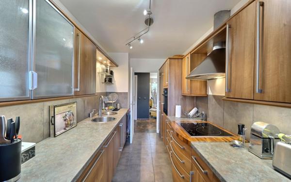 Appartement à vendre    3 pièces • 97 m2 Antibes