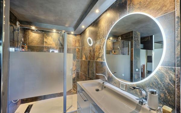 Appartement à vendre    3 pièces • 97 m2 Antibes