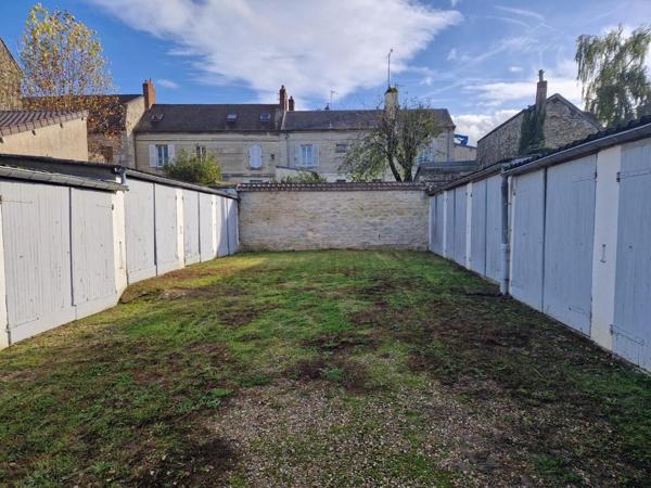 Location parking / box Magny-en-Vexin - 13 m² - 90 € / mois