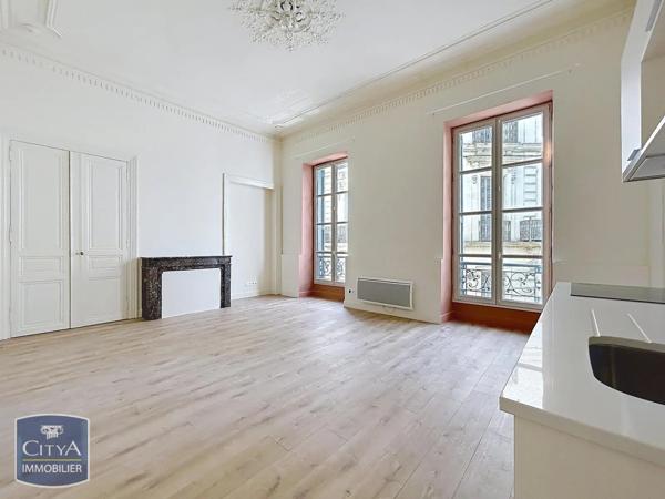 Appartement à louer 2 pièces 38.51m² Nîmes (30000)